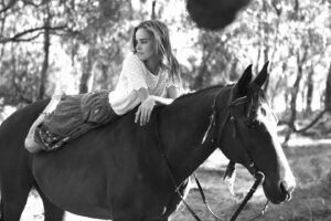 Isabel Lucas Instagram - my unicorn 
for 24 years you let me in
my love, my peace and joy
one of my truest friends and greatest teachers 
when you were here, you made the world feel softer 
forever my guardian angel
missing you today Tiki ♾

📷 @alicefoulcher