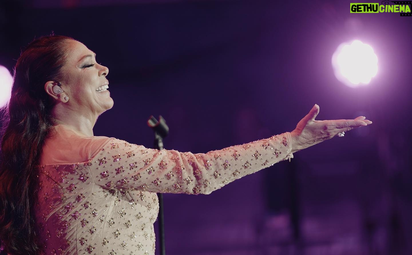 Isabel Pantoja Instagram - Gira 50 años. Sevilla a tus pies 🙏🏼❤️