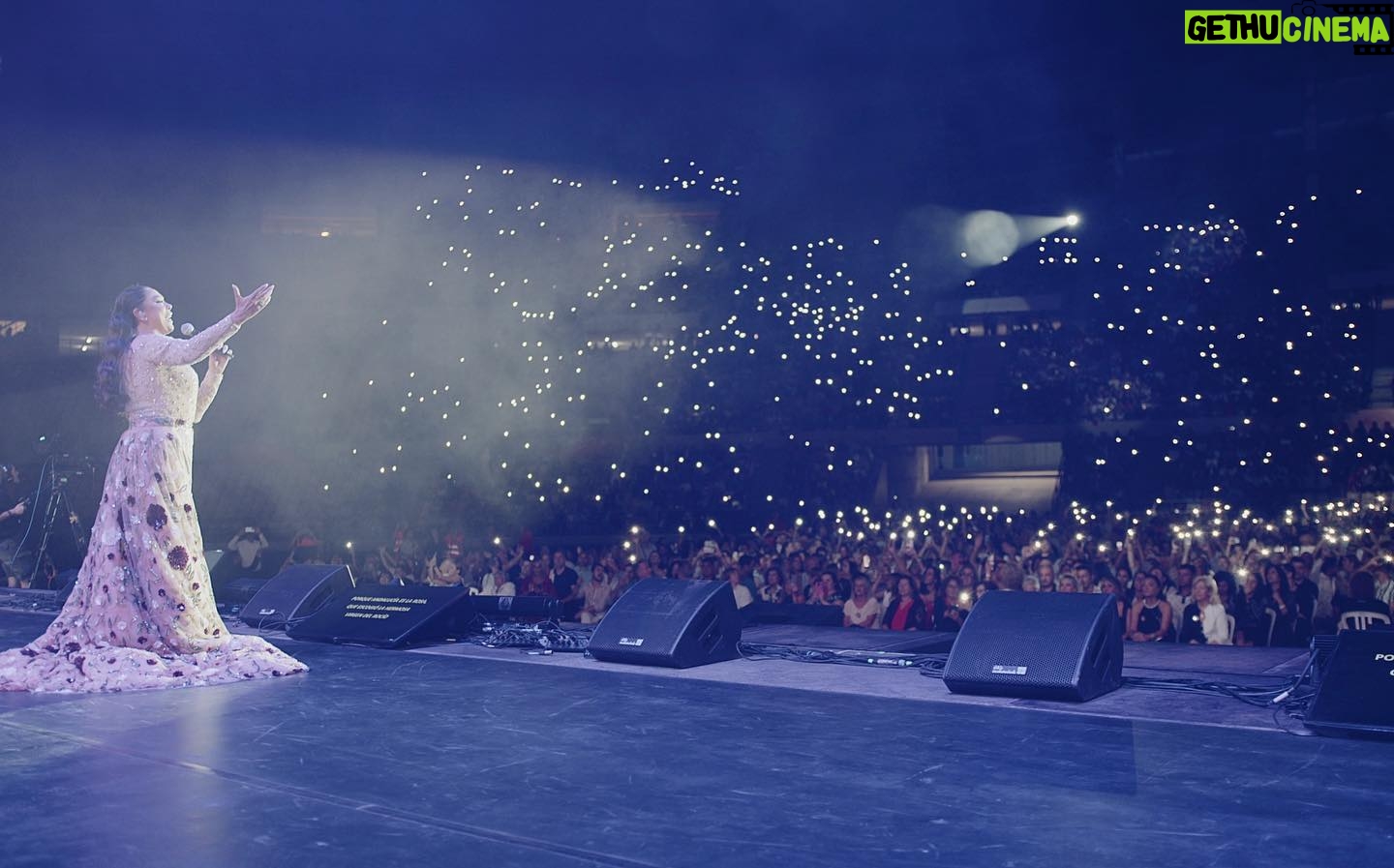 Isabel Pantoja Instagram - Gira 50 años. Sevilla a tus pies 🙏🏼❤️