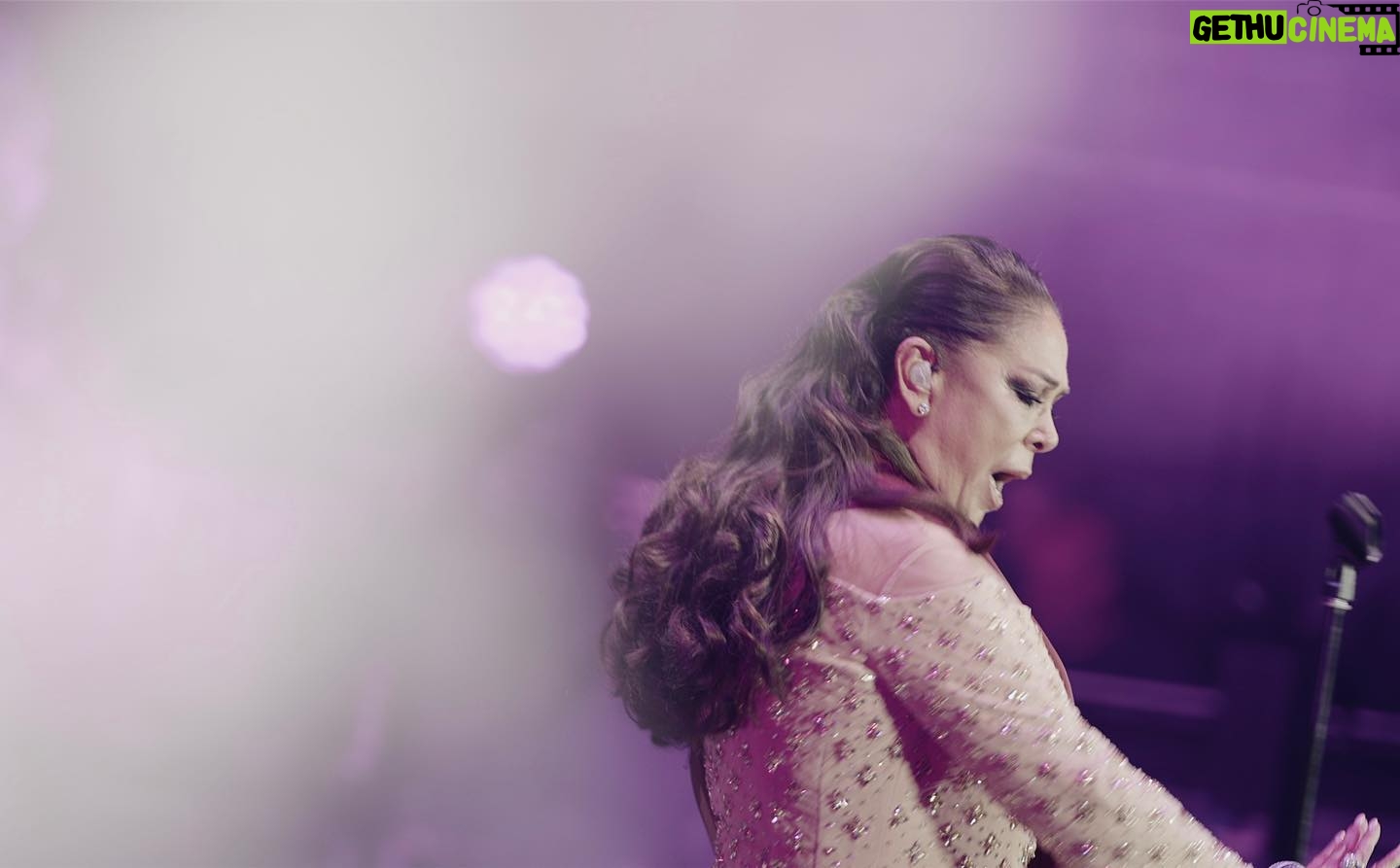 Isabel Pantoja Instagram - Gira 50 años. Sevilla a tus pies 🙏🏼❤️