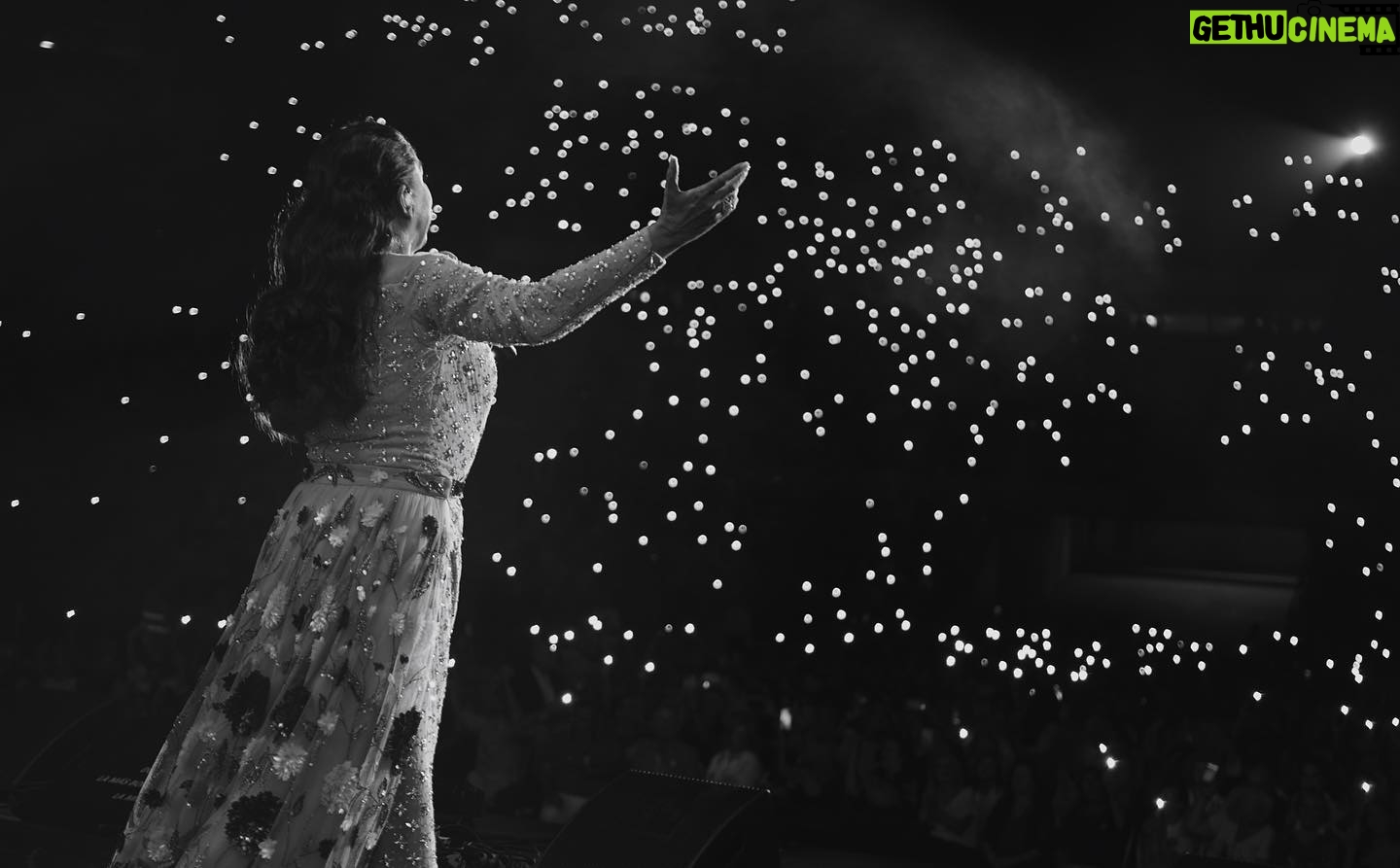 Isabel Pantoja Instagram - Gira 50 años. Sevilla a tus pies 🙏🏼❤️