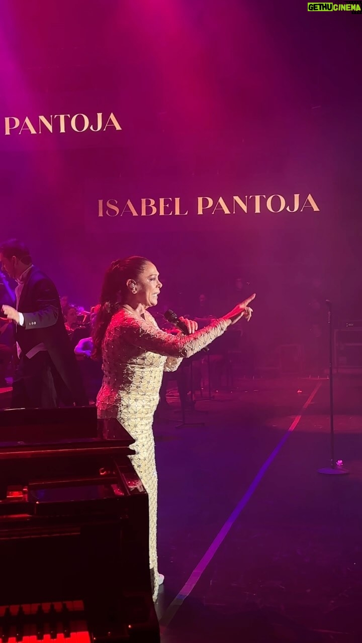 Isabel Pantoja Instagram - GARLOCHÍ 🙏🏼👏🏻💃🏽♥️