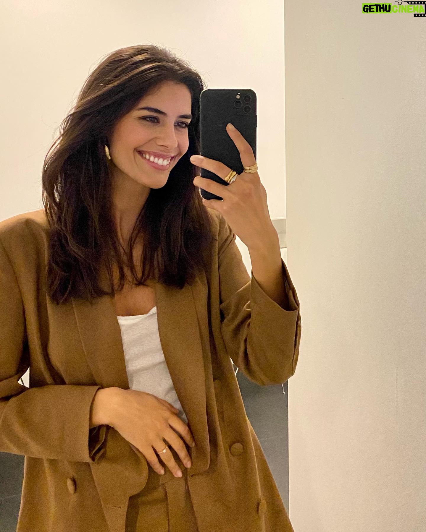 Isabela Valadeiro Instagram - Serve esta foto para agradecer-vos por todas as mensagens queridas sobre a entrevista de ontem. Um beijo ❤️