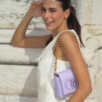 Isabela Valadeiro Instagram – In a lilac mood w/ my Icon Bag by @liujo 
#LiuJoLaPuffy #ad