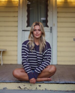 Isabella Alexander Instagram - some ole porch