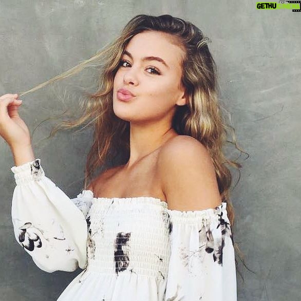 Isabella Alexander - 3.8K Likes - survived through Monday