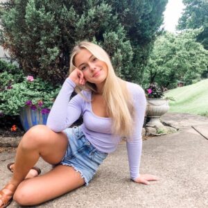 Isabella Alexander Instagram - full of life 🌞