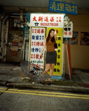Isabella Chan Instagram - 走得太前的二人(穿衣氣溫上)
原來走得咁前既感覺係咁架～
係咁熱架 ～～～ 哈哈哈
ε-(´∀｀; )