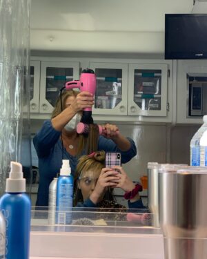 Isabella Crovetti Instagram - MORE BEHIND THE SCENES content for u all😌👯‍♀️✨✨✨
@hesallthatmovie @netflix 
#hesallthat #hesallthatnetflix #netflix #movie #netflixmovies #filming #bts #behindthescenes #film