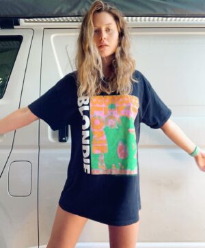 Isabelle Cornish Instagram - Embrace 🌈 bee 🌟 believe ❤️