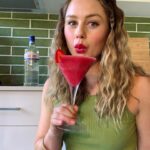 Isabelle Cornish Instagram - #ad The weather is heating up, so I thought I would share some of my favourite Mocktail recipes using @gordonsginau 0.0% Alcohol Free! Sassy Strawberry 🍓 - 2 cups frozen strawberries - 3 tbsp fresh lime Juice - 1 squeeze Stevia liquid (sweetener optional) - 100ml Gordons 0.0% Alcohol Free - ¼ cup water Add all ingredients into a blender and blend until desired consistency. If you want it thicker, add some more frozen fruit, to thin it, add more water. Second favourite would have to be my cucumber cocktail, going to be making this over the weekend! 🥒 Cool as a cucumber - 1 cucumber - 1 inch grated fresh ginger - 2 tbsp lemon juice - 100ml Gordons 0.0% Alcohol Free - 1 cup ice - 2 cup soda water - 6-8 fresh mint leaves Blend cucumber with 4 mint leaves, grated ginger, Gordon’s 0.0% Alcohol Free and lemon juice. Pour liquid into mocktail shaker (jar works great too). Add ice and shake. Serve in a glass and add remaining mint leaves to the top! #drinkresponsibly #gordonsgin