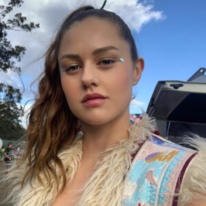 Isabelle Cornish Instagram - ❤️❤️❤️