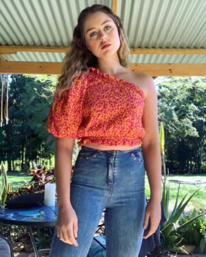 Isabelle Cornish Instagram - Gotta always look on the bright side of life 🌈
