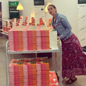 Isabelle Cornish Instagram - Magic moments, so surreal seeing so many copies of my new book today! ⭐️⭐️⭐️⭐️ first book signing of the season ❤️ Thanks for having me @booktopiabooks I can’t wait for YOU guys to get them @booktopiabooks @murdochbooks #ThewhyIC