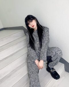 Actress Isak Woo HD Instagram Photos and Wallpapers January 2024