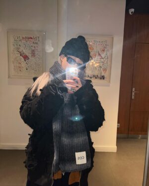 Isak Woo Instagram - Paris🇫🇷❄️