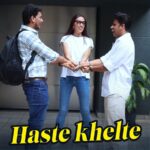 Ishita Arun Instagram - Haste khelte😃 . . . . . . . . . . . . . . . . . . . . . . . . . . . . . . . . . . . . . . . . . . . . . . . . . . . . . . . . . . . . . . . . . . . . . . #mhj #hasyajatra #maharshtrachihasyajatra #prithvik #nikhil #nikhilbane #sarcasm #lifeadvice #funny #funnyreel #comedy #reelsindia #marathicomedy #marathi #fyp #foryoupage #ishittaarun #explore #exploremore