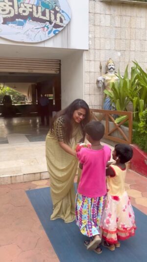 Ishwarya Ravichandran Instagram - Only by giving are you able to receive more than you already have❤️🥰🫂 

I just want to say that I really admire all the work i have done true happiness comes only by making others happy i was overwhelmed ,to see your happy faces I really so blessed and i was thankful to you for making my day blissful🥰🥰❤️🫂🫂🫂😍😍love u all my angels , orphanage children’s save this date 1.11.23

#orphanage #gift #birthday #surprise #timespendingtogether❤️ #love #help