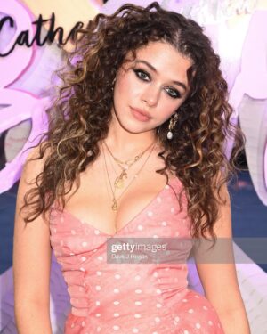 Isis Hainsworth Instagram - 🕊🦆🐓🦉🦜🦢
Stylist- @bethfenton_ 
Makeup- @emilywoodmakeup 
Hair- @sharonrobinsonhair 

See Catherine Called Birdy in cinemas September 23rd and on Prime Video October 7th💗
#catherinecalledbirdy #primevideo 
(thankful for getty images and dresses with pockets)