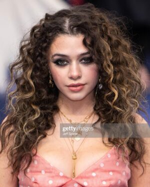 Isis Hainsworth Instagram - 🕊🦆🐓🦉🦜🦢
Stylist- @bethfenton_ 
Makeup- @emilywoodmakeup 
Hair- @sharonrobinsonhair 

See Catherine Called Birdy in cinemas September 23rd and on Prime Video October 7th💗
#catherinecalledbirdy #primevideo 
(thankful for getty images and dresses with pockets)