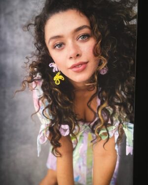 Isis Hainsworth Instagram - back to tiff💗💛

Styling- @bethfenton_ 🫶