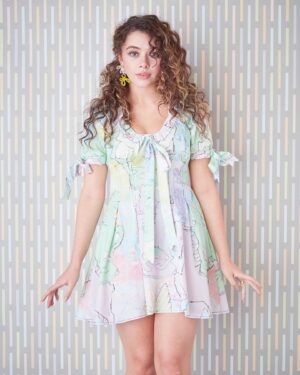 Isis Hainsworth Instagram - back to tiff💗💛

Styling- @bethfenton_ 🫶