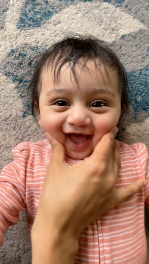Iswarya Prabakar Instagram - #midweekmotivation 
That SMILE which keeps me going 💝 #babyk #kalki ✨ 🧿 
•
#livethemoment #innocentsmile #newmom #babygirl #5monthsold #pinky #pinkycheeks #scorpio #babyreels