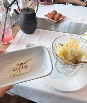 Ito Ohno Instagram - また一つ、年を重ねました。28歳です。
お祝いメッセージを送ってくださった皆さまありがとうございます。😌☘️
7月はケーキもりもり月間なので、幸せです。
これからもどうぞよろしくお願いします🫶
