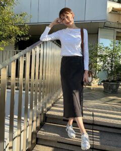 Ito Ohno Instagram - 久しぶりに姉と会えて楽しかった☺️ お菓子を無理やりあげたら喜んでくれた🥹✨✨ #表参道 #お茶時間 #ガトーインビジブル #手作りお菓子
