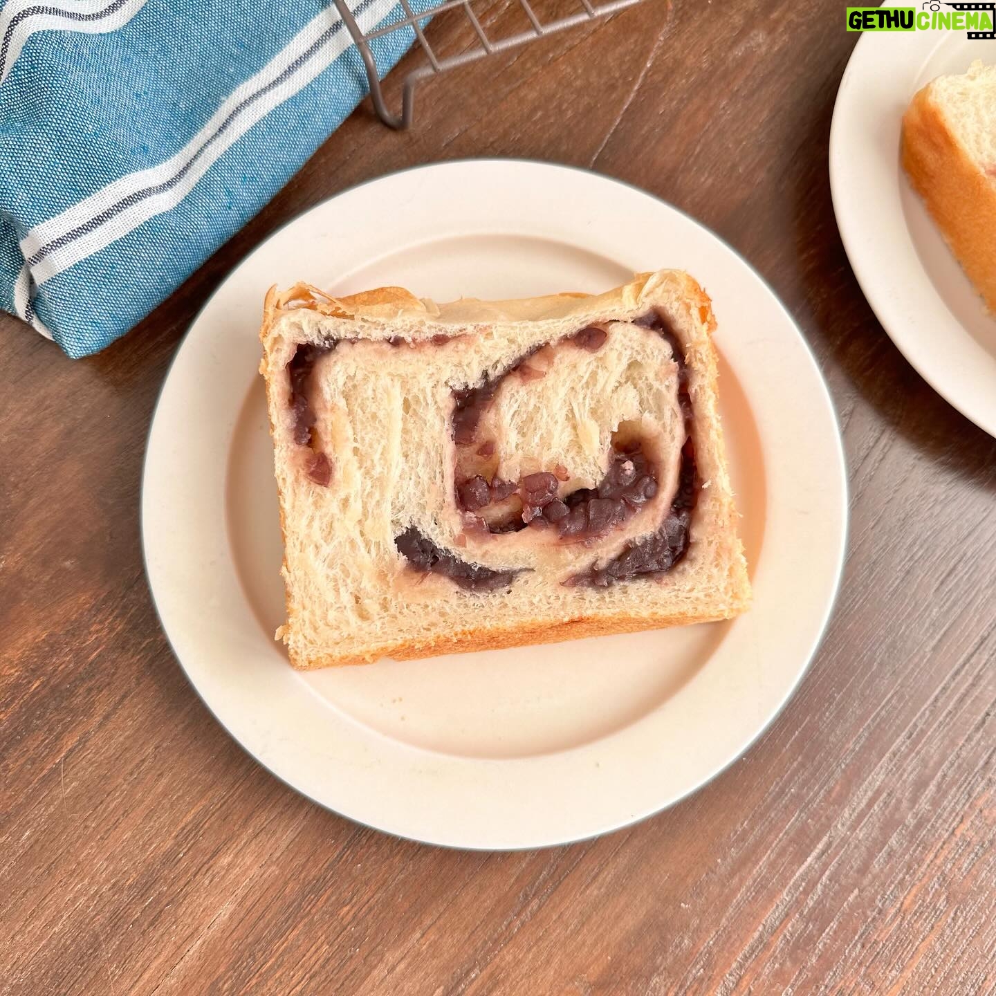 Ito Ohno Instagram - 満足感たっぷり粒あんたっぷり あん角食パン🍞🍞 #あん食パン #手作りパン