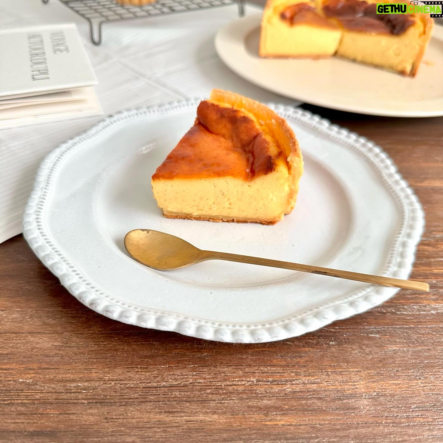Ito Ohno Instagram - カスタードタルト🥧 浅いタルト型ではなく深底で焼いてみたけれど、 食べすぎてしまってます😵💫 #カスタードタルト #フラン #flanpatissier #手作りお菓子