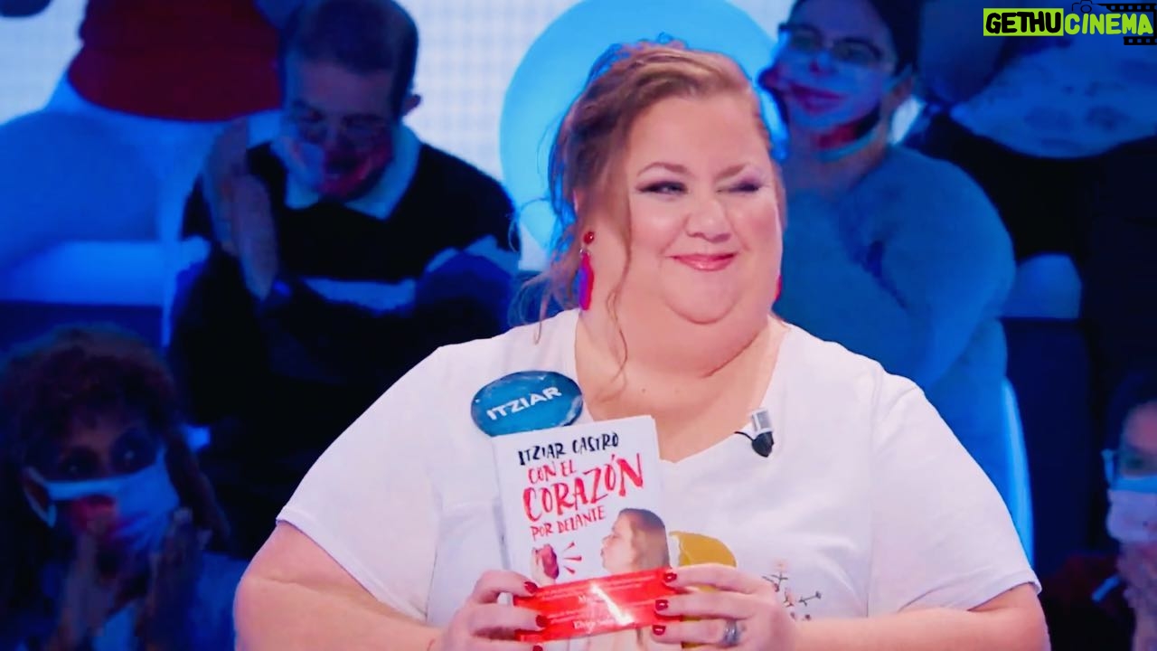 Itziar Castro - 8.3K Likes - ¿Os gustan los anagramas?
A mi me encantan, adoro los juegos de palabras y sobretodo @pasapalabra y a todo su equipo @isapasapa @palomapasapa @marpasapa Rocío y capitaneado por @robertolealg que siempre me cuidan tanto.
En esta ocasión me han dejado leer unos de mis poemas de mi libro #ConElCorazónPorDelante
Muchas gracias por tratarme siempre tan bien! @antena3com @atresmediacom
#pasapalabra #robertoleal #itzircastro #palabras #poesia #poesía #poemas #poemasdeamor #poemasenespañol #poemasescritos #amor #desamor