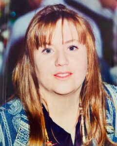 Itziar Castro Instagram - Ni IA ni leches! Estáis todos locos con esto de las fotos de adolescentes hechas por inteligencia artificial, pues mira, yo he sacado las de VERDAD, sin trampa, ni cartón, ni filtro, ni ná! Menos inteligencia artificial y más realidad. ¿Quién se atreve?! #itziar #itziarcastro #itziarcastrovisavis #adolescente #teenager #IA #natural #real #fbf #tbt #backtothepast #regresoalpasado #IAchallenge #90sthrowback