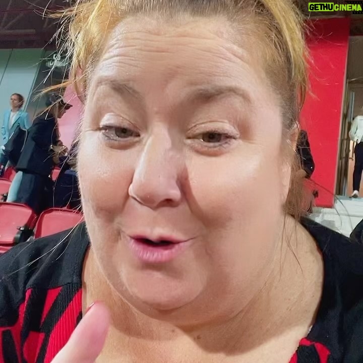 Itziar Castro Instagram - FĂștbol y sororidad đ podrĂa ser contradictorio o un oxĂmoron, pero es una realidad maravillosa! Gracias @atletifemenino @fcbfemeni #fĂștbol #fĂștbolfemenino #seacabĂł #sororidad #amistad #atleticodemadrid #fcbarcelona #barça #mujeres #wonen #soccer #fĂștbolfemenino