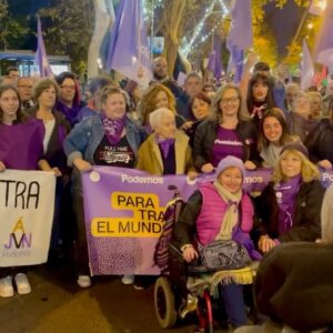 Itziar Castro Instagram - Nos queremos vivas. Vivas y unidas. Vivas y Libres. Vivas e Iguales. Sororidad. Si nos tocan a una nos tocan a todas. Ni una más. Ni una menos. Se acabó! 💪🏼💜

#25N #DíaInternacionalContraLaViolenciaDeGénero #DíaMundialContralaViolenciaDeGénero #DíaMundialContraLaViolenciaMachista #DíaInternacionalContraLaViolenciaMachista #SeAcabó #NiUnaMás #NiUnaMenos #Sororidad #NosQueremosVivas #VivasYUnidas #VivasYLibres #itziar #itziarcastro #itziarcastrovisavis #irenemontero #botigarcia #victoriarosell #angelagonzalezpam #isaserra #sororidad #lobbas #sólosíessí #NoEstamosTodas #NoEstamosTodasFaltanLasAsesinadas