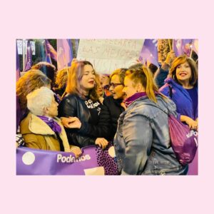 Itziar Castro Instagram - Nos queremos vivas. Vivas y unidas. Vivas y Libres. Vivas e Iguales. Sororidad. Si nos tocan a una nos tocan a todas. Ni una más. Ni una menos. Se acabó! 💪🏼💜

#25N #DíaInternacionalContraLaViolenciaDeGénero #DíaMundialContralaViolenciaDeGénero #DíaMundialContraLaViolenciaMachista #DíaInternacionalContraLaViolenciaMachista #SeAcabó #NiUnaMás #NiUnaMenos #Sororidad #NosQueremosVivas #VivasYUnidas #VivasYLibres #itziar #itziarcastro #itziarcastrovisavis #irenemontero #botigarcia #victoriarosell #angelagonzalezpam #isaserra #sororidad #lobbas #sólosíessí #NoEstamosTodas #NoEstamosTodasFaltanLasAsesinadas