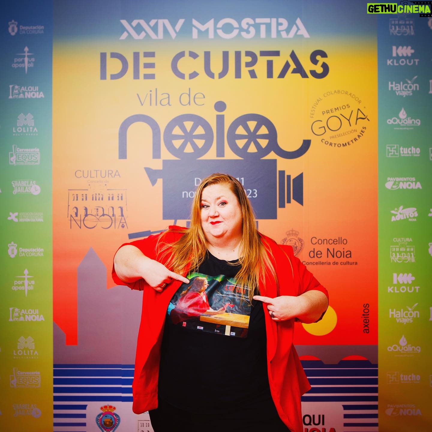 Itziar Castro - 3 Likes - Lo que pasa en Noia no se queda en Galicia 🐙🔥
Así fue la presentación de nuestro corto “L@ Cita” en la @mostracurtasnoia
Grazas siempre @alfaiaproduccion
#lacitacorto #lacita #noia #queimada #galicia #galiciacalidade #festival #corto #cortometraje #itziar #itziarcastro #itziarcastrovisavis #shorfilm #womendirectors #womenfilmmakers #mujerdirectora #queer #queercinema #lgtb #lgtbi #lgtbiq #lgbt #lgbtqia #lesbianlove #womenfilm #comediaromantica #romanticfilm #romanticcomedy #igualdad #diversidad