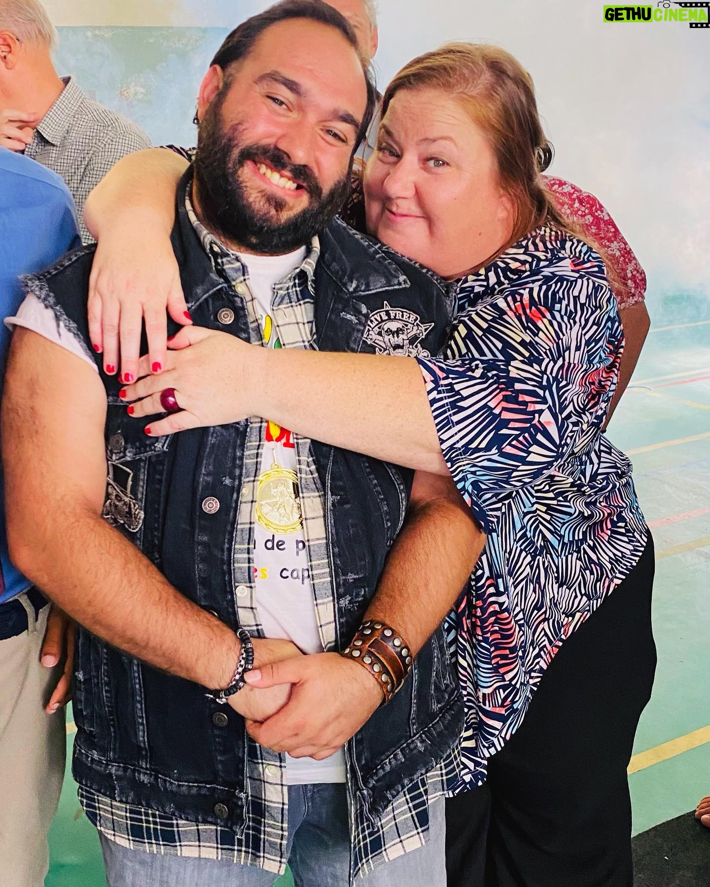 Itziar Castro - 1.2K Likes - Que bonito volver a participar en @campeones_lapelicula ❤️
Sólo quiero que @javier_fesser haga muchas secuelas y pueda a ir a compartir estos momentos con estos cracks @jesuslagosolis @jesusvidalteatro @gloria_ramos_actriz @josedelunaoficial @brianeitor2002 @elisahipolitoo @mayordomoactriz @claufess @claufess @angelamoros1 tan maravillosos que una y otra vez!
#campeones #campeonex #fesser #javierfesser #itziar #itziarcastro #itziarcastrovisavis #cine #cineespañol #cinema #comedia