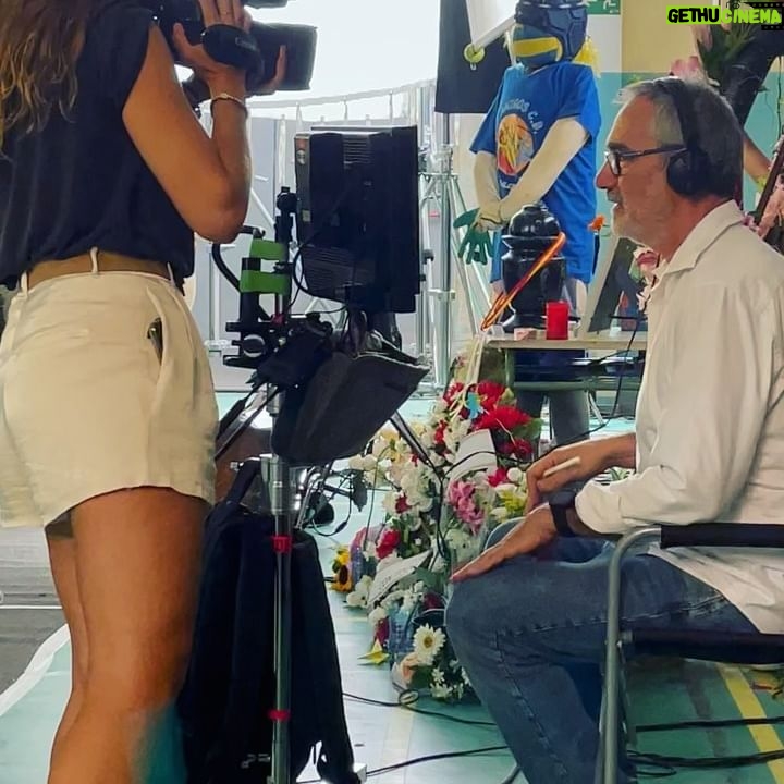 Itziar Castro - 1.2K Likes - Que bonito volver a participar en @campeones_lapelicula ❤️
Sólo quiero que @javier_fesser haga muchas secuelas y pueda a ir a compartir estos momentos con estos cracks @jesuslagosolis @jesusvidalteatro @gloria_ramos_actriz @josedelunaoficial @brianeitor2002 @elisahipolitoo @mayordomoactriz @claufess @claufess @angelamoros1 tan maravillosos que una y otra vez!
#campeones #campeonex #fesser #javierfesser #itziar #itziarcastro #itziarcastrovisavis #cine #cineespañol #cinema #comedia