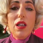 Itziar Castro Instagram - Tengo tantos momentos divertidos con @rossydpalma que no se cuál elegir para felicitarle el cumpleaños, así que aquí tenéis carrusel de vídeos llenos de 😂 Doy gracias al universo por habernos juntado, pq cuando no la conoces la admiras, pero cuando la conoces no puedes hacer otra cosa que AMARLA ❤️ Feliz cumpleaños querida, adorada, admirada amiga Rossy 🌴 TE QUIERO, TE ADORO y no es sólo just in case 😜 Aquí algunos momentos llenos de RISAS en #behindthescenes en el rodaje de #ÉraseUnaVezPeroYaNo de @manolocaro con @sebastianyatra @soymtrevino @asieretxeandia @monica__mara @lunalionne @netflixes @netflixlat @netflix #rossydepalma #cumpleaños #happybirthday #birthday #lavieenrossy #sebastianyatra #yatra #marianatreviño #asieretxeandia #manolocaro #itziar #itziarcastro #itziarcastrovisavis #rodaje #detrásdecámaras #humor #risas