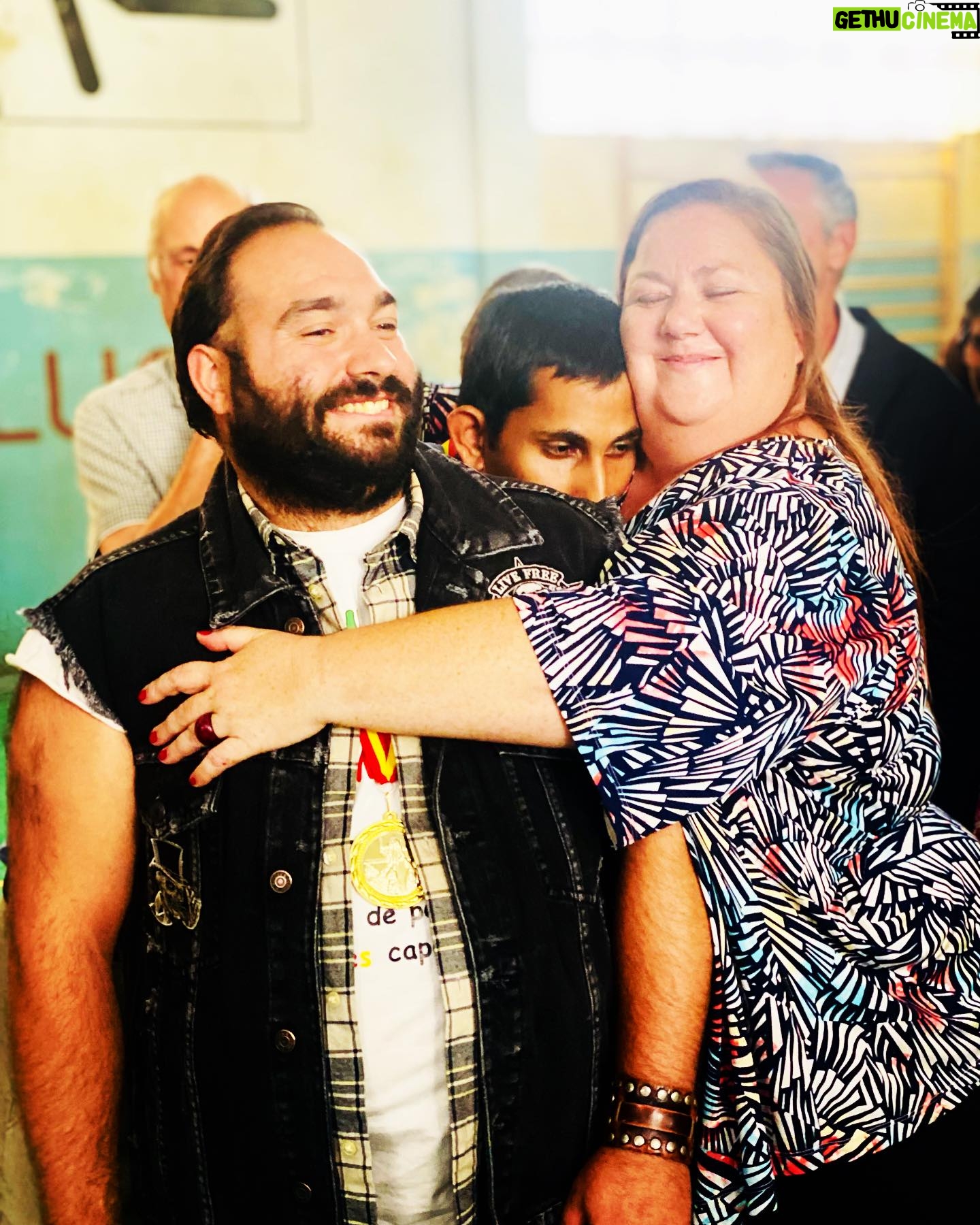 Itziar Castro - 1.2K Likes - Que bonito volver a participar en @campeones_lapelicula ❤️
Sólo quiero que @javier_fesser haga muchas secuelas y pueda a ir a compartir estos momentos con estos cracks @jesuslagosolis @jesusvidalteatro @gloria_ramos_actriz @josedelunaoficial @brianeitor2002 @elisahipolitoo @mayordomoactriz @claufess @claufess @angelamoros1 tan maravillosos que una y otra vez!
#campeones #campeonex #fesser #javierfesser #itziar #itziarcastro #itziarcastrovisavis #cine #cineespañol #cinema #comedia