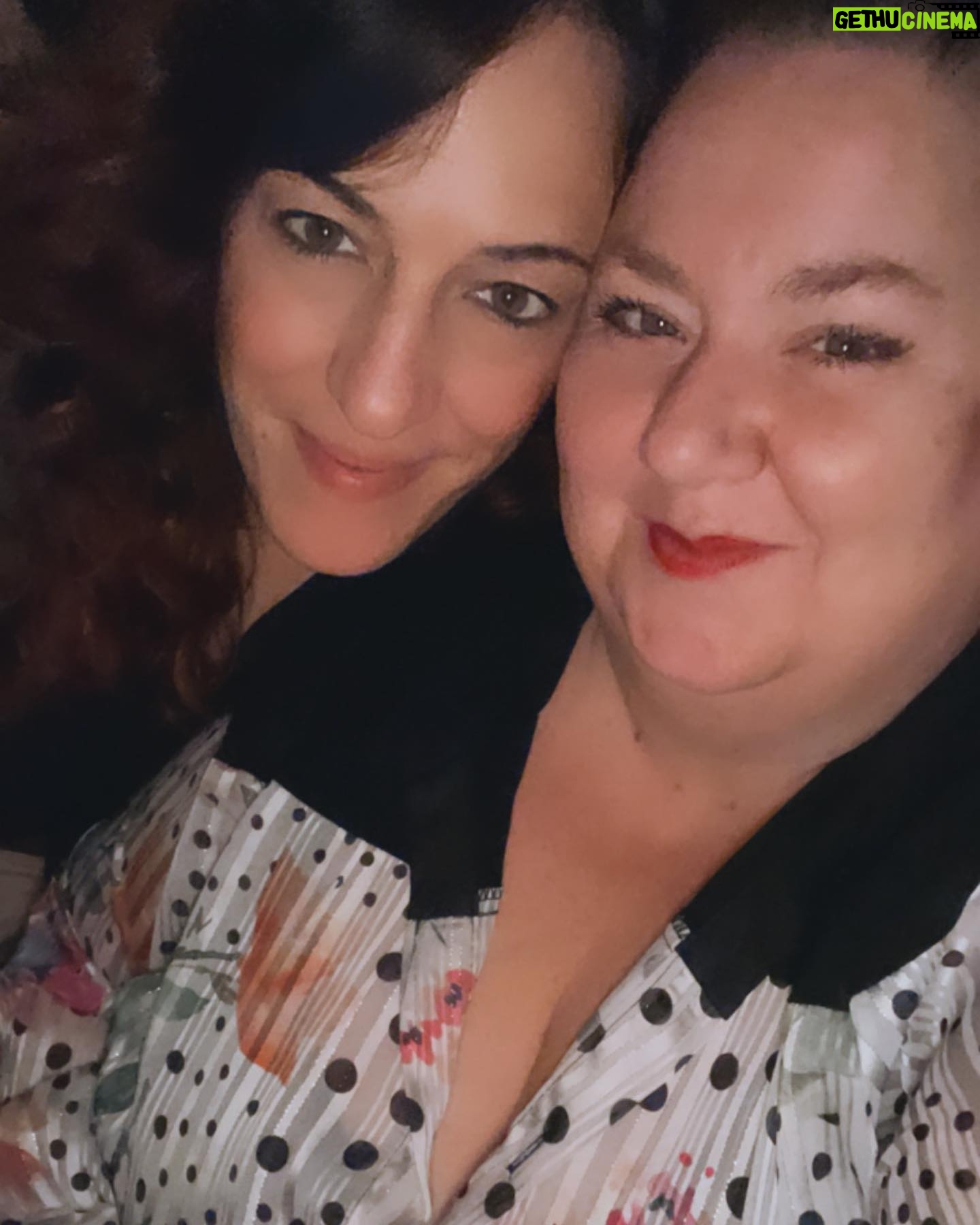 Itziar Castro - 3 Likes - Home 🏡
1 - Julieta Serrano ❤️
2 - @franchus & @perepalau 🐙
3 - Danae (@_ginadanae & @castro.uri ) 🐙🥰
4 - @la_lluna_la_pruna_astrologia 🙌
5 - @pepacollares & @la_lluna_la_pruna_astrologia 🍸
6 - @adaparellada 👩🏻🍳
#home #homesweethome #barcelona #family #familia #familiaelegida #familiaescogida #amistad #amor #love #sororidad #julietaserrano #adaparellada #elsximplets #itziar #itziarcastro #itziarcastrovisavis