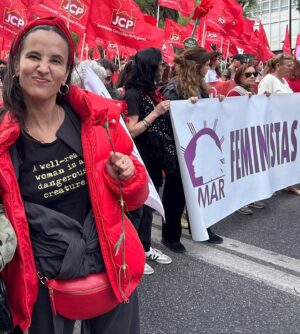 Iva Domingues Instagram - O Povo saiu à rua… não me lembro, em muitos anos, de ver tanta gente !!!

Viva a Liberdade ! 
#25deAbrilSempre #FascismoNuncaMais