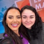 Iva Domingues Instagram - Muitas noites a dormir à pressa. Muitas madrugadas com papos e olheiras… Muitos “ Bom dia !” Muita dedicação, muita entrega, muitas gargalhadas, muita alegria, muitas arrelias, muito trabalho de equipa, muita aprendizagem. Sobretudo isso. Uma grande aprendizagem. Sobre mim, e aquilo de que sou capaz. Sobre os outros, e aquilo de que são capazes. Sobre resiliência, resistência, sobre abnegação, sobre não desistir, sobre cair e levantar … sobre gratidão . E não é isto a vida ? :) Obrigada a todas e a todos que fizeram o “Esta Manhã” acontecer, todas as manhãs, durante mais de 3 anos ! A todas e a todos, e especialmente a vocês que estiveram desse lado do ecrã connosco, o meu mais sincero OBRIGADA . ♥️ Que viagem! Até já …