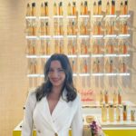 Ivana Baquero Instagram – Cualquier excusa es buena para celebrar el cine, y además en mi ciudad natal, Barcelona! 
Qué velada tan emotiva #PremisSantJordi 🌹

Glam de la mano de @guerlain by @yuremamakeupartist 💄
