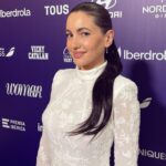 Ivana Baquero Instagram - Thank you @woman_es for such a good time! Bellísima noche en ocasión de los Premios Woman, celebrando a mujeres extraordinarias y en compañía de mujeres maravillosas a las que admiro infinitamente 💜 Y por eso hoy, en especial, celebro a mi maravilloso equipo en @bedelkatalent , y a todas las mujeres que me acompañan en ésta aventura de vida y que me enseñan e inspiran día tras día. MU&H: @kleykafe for @diorbeauty Joyas: @joyeriasuarez Dress: @inmalinares Heels: @stevemaddenesp Gracias @galleryroomc