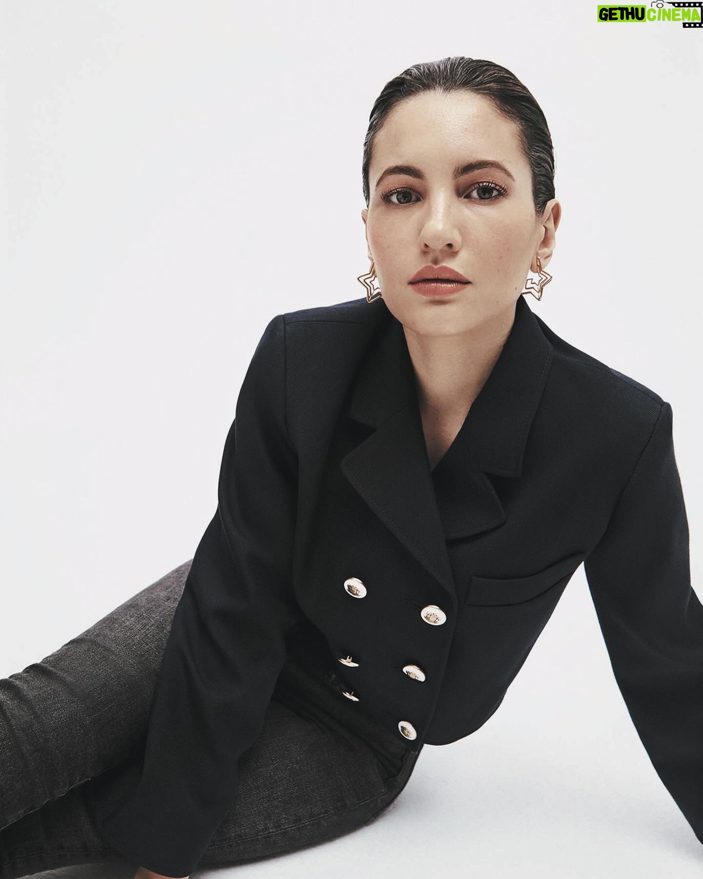 Ivana Baquero Instagram - Mujer Hoy ✨ Reportaje para el número de Febrero ya en Kioscos... ♥️ Realización: Gervasio Pérez @gervasio__perez Fotografía: Elena Olay @elenaolay Asistente de fotografía: Óscar Calleja @oscar_calleja_ Maquillaje: Cynthia de Leon @chynthiadeleon_ @diorbeauty Peluquería: Alba Esteban @albaglance Entrevista: Manu Piñón @declanmacmanu