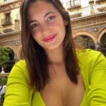 Ivana Baquero Instagram - Ya estamos en plena Feria, y no puedo dejar de recordar mi viaje a Sevilla el verano pasado. Qué ciudad tan especial 🫶