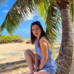Ivana Baquero Instagram – Ya hace frío, y yo mentalmente aquí 🏝️