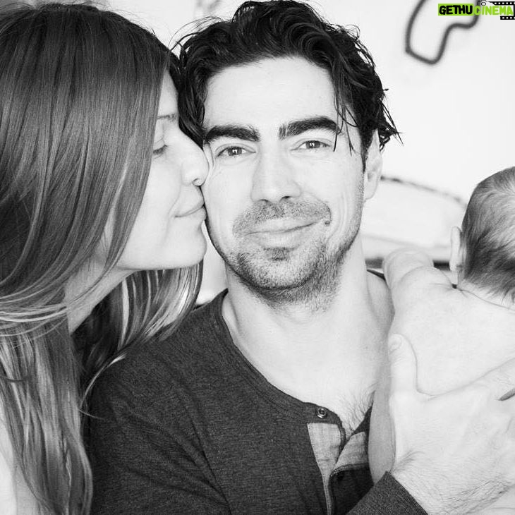 Ivana Miličević Instagram - #happyfirstfathersday @paddyhogan1 #DILF photo by @rosshinkle #proudpapa